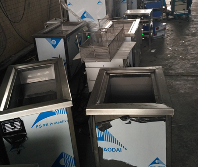 1800W 28kHz Ultrasonic Cleaning Equipment For Aeroplane Precision Parts